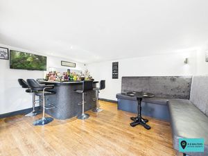 Garden Bar - click for photo gallery